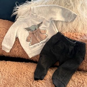 Star Wars Sweatsuit, 3 to 6 months Excellent condition.